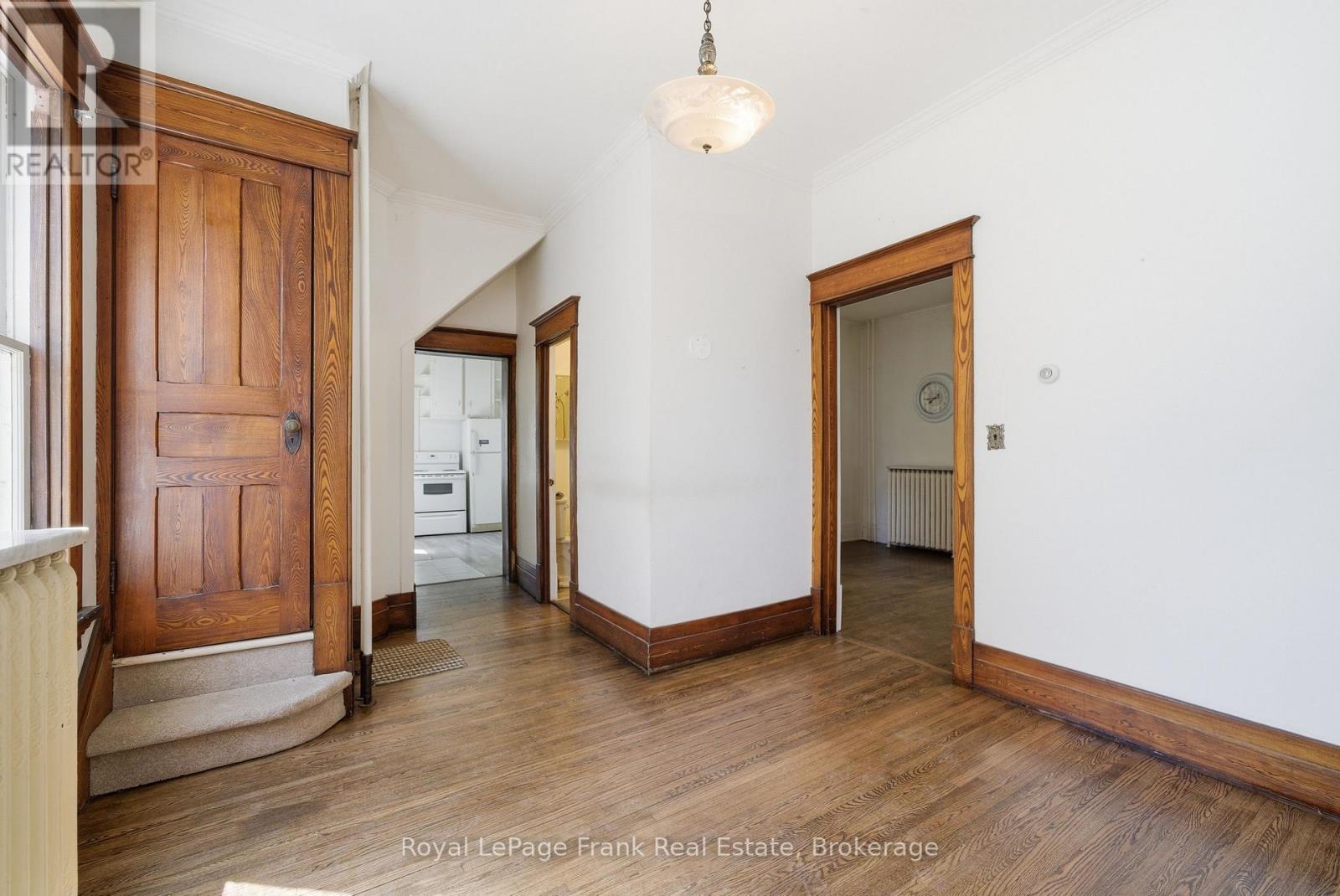 279 Kent Street W Property Photo 19