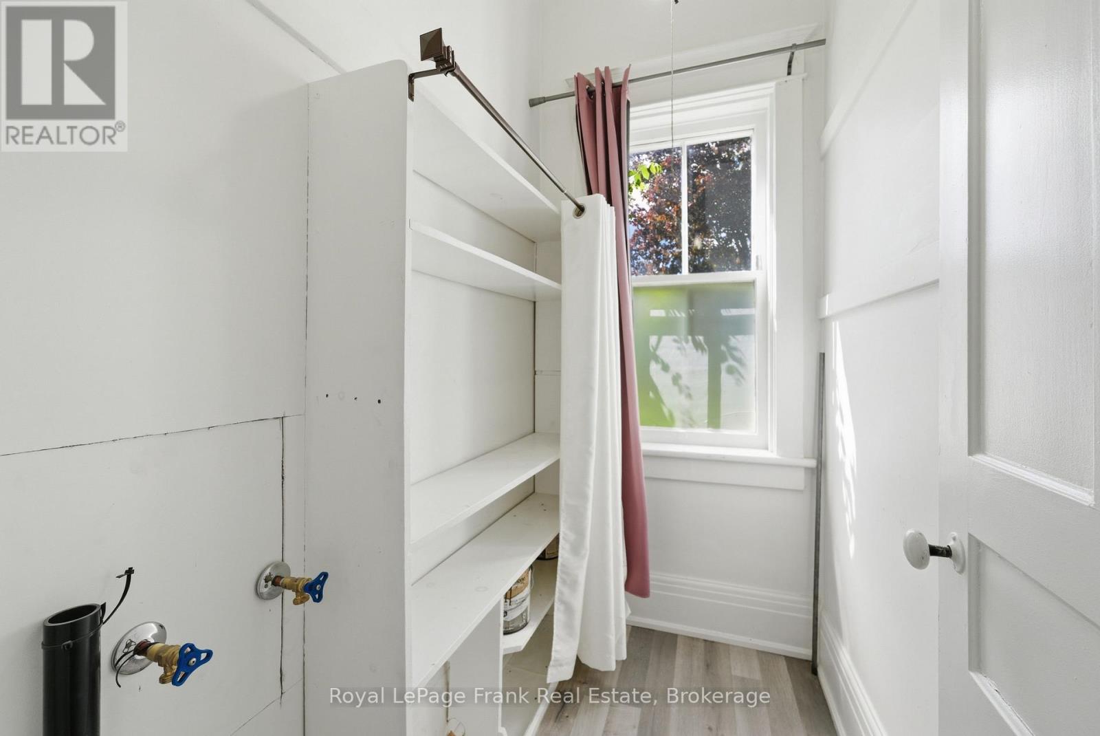 279 Kent Street W Property Photo 21