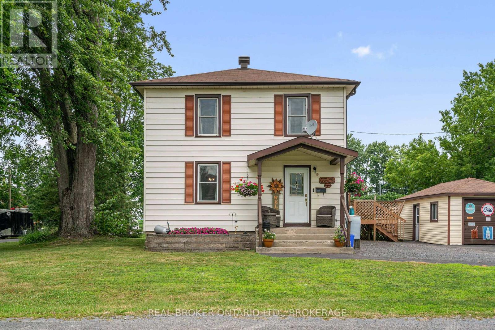9 Spruce Street Property Photo 2