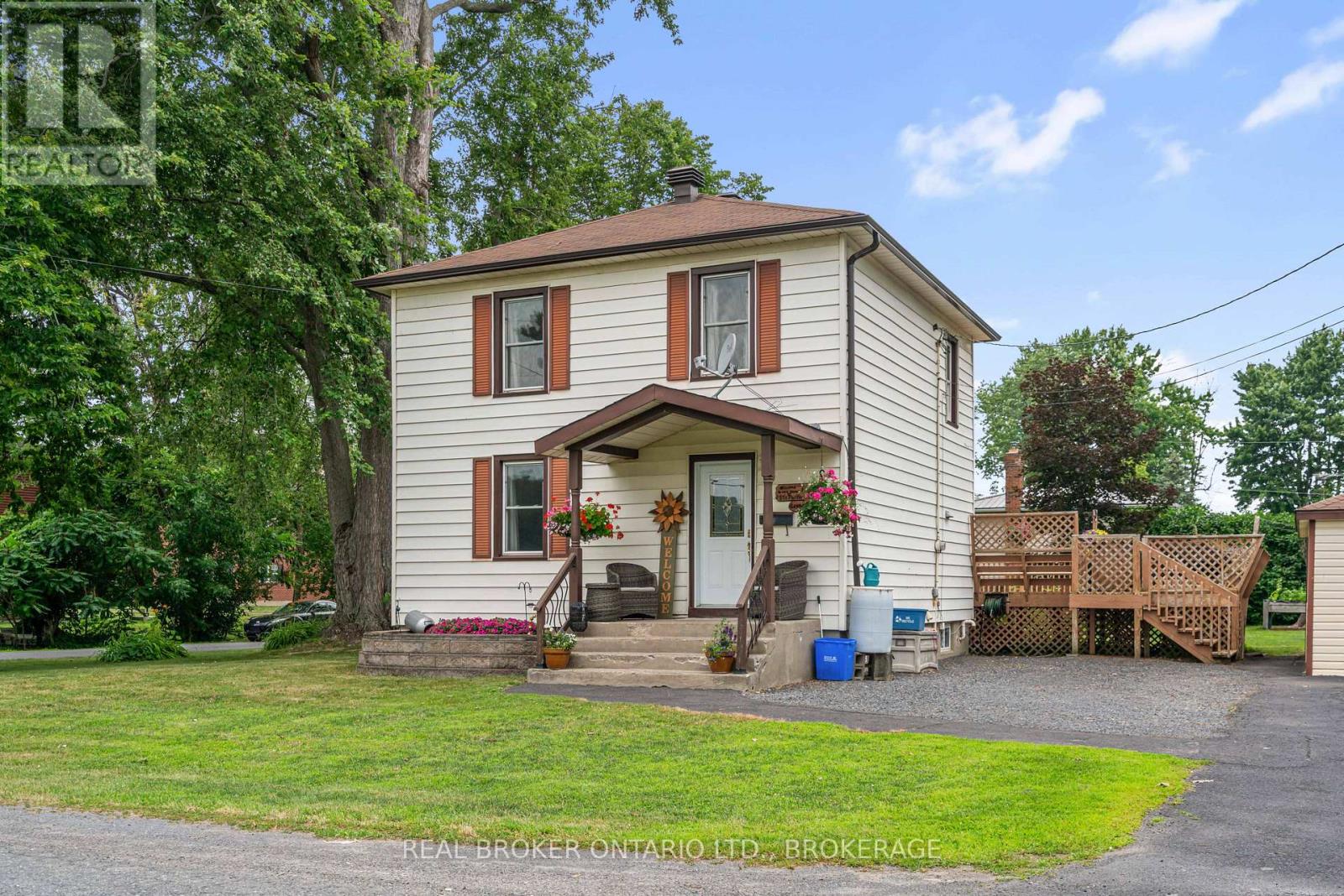 9 Spruce Street Property Photo 3