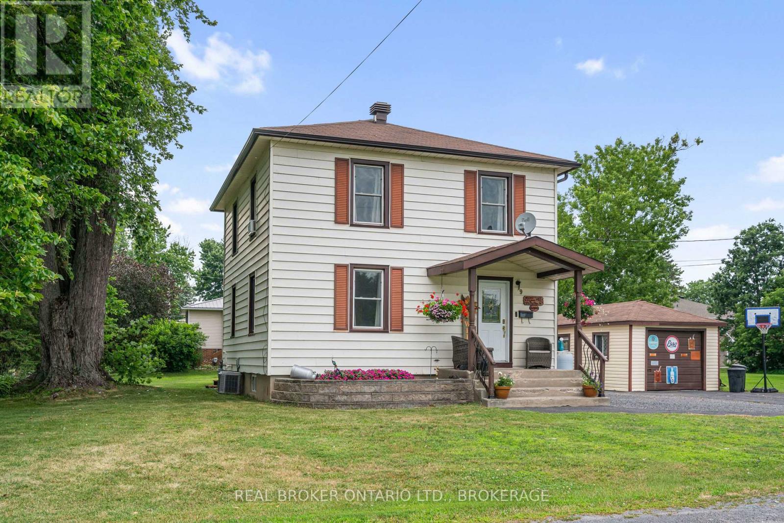 9 Spruce Street Property Photo 4