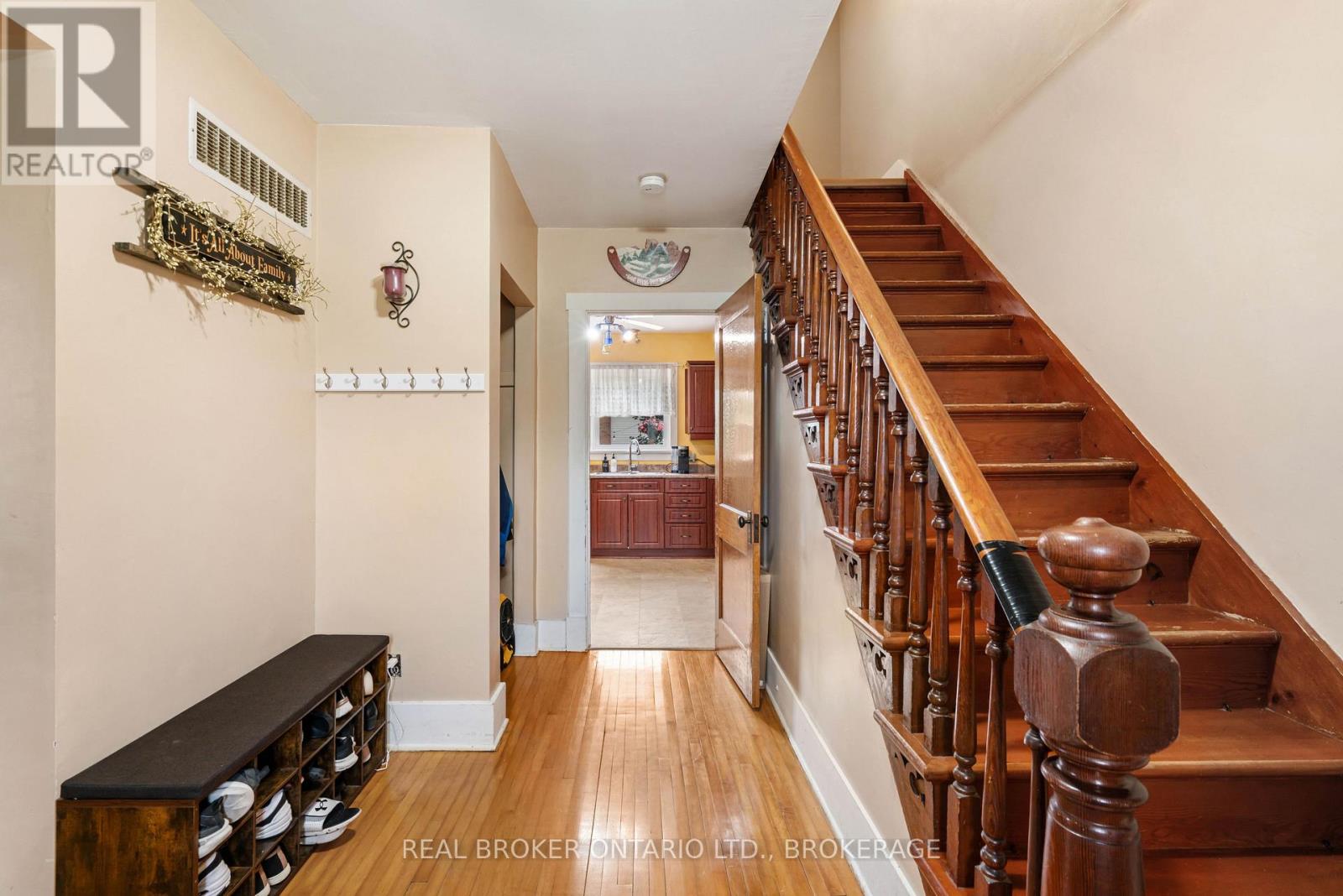 9 Spruce Street Property Photo 5