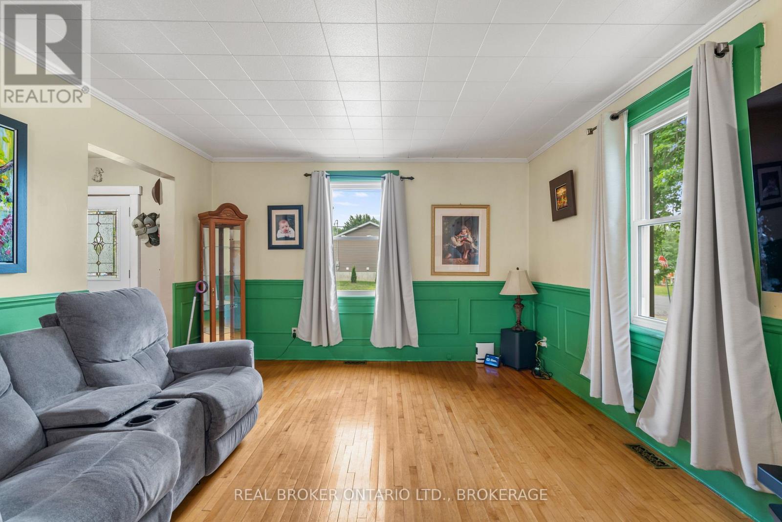 9 Spruce Street Property Photo 13