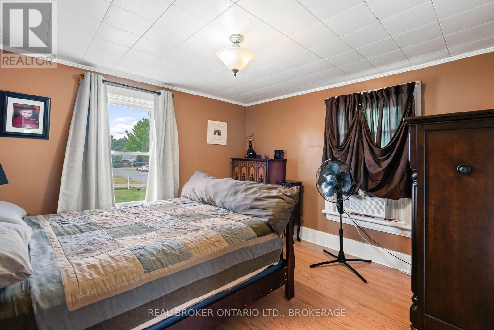 9 Spruce Street Property Photo 18
