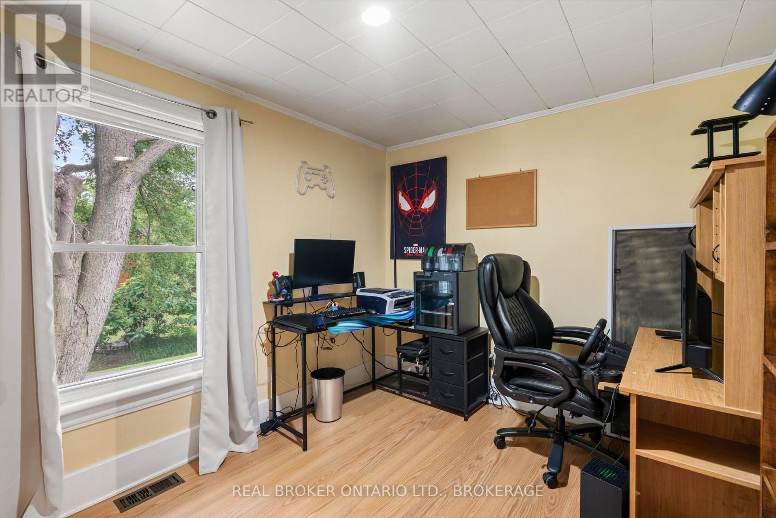 9 Spruce Street Property Photo 20
