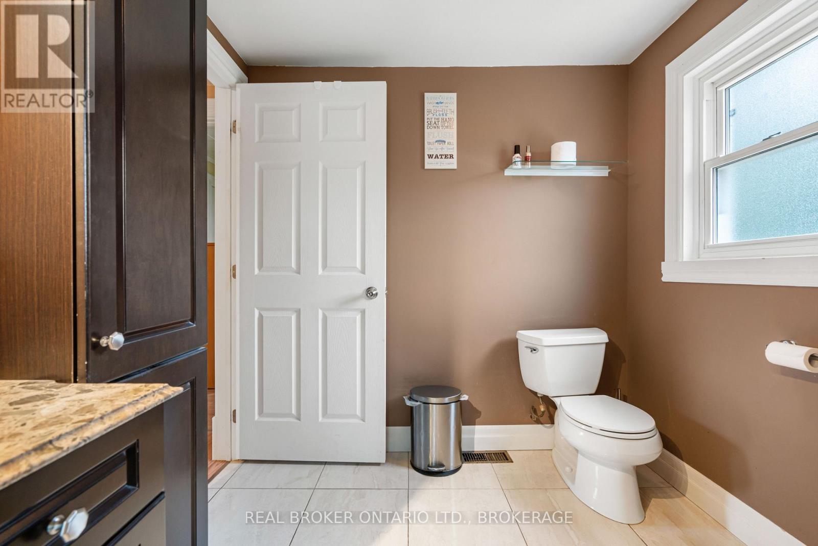 9 Spruce Street Property Photo 23
