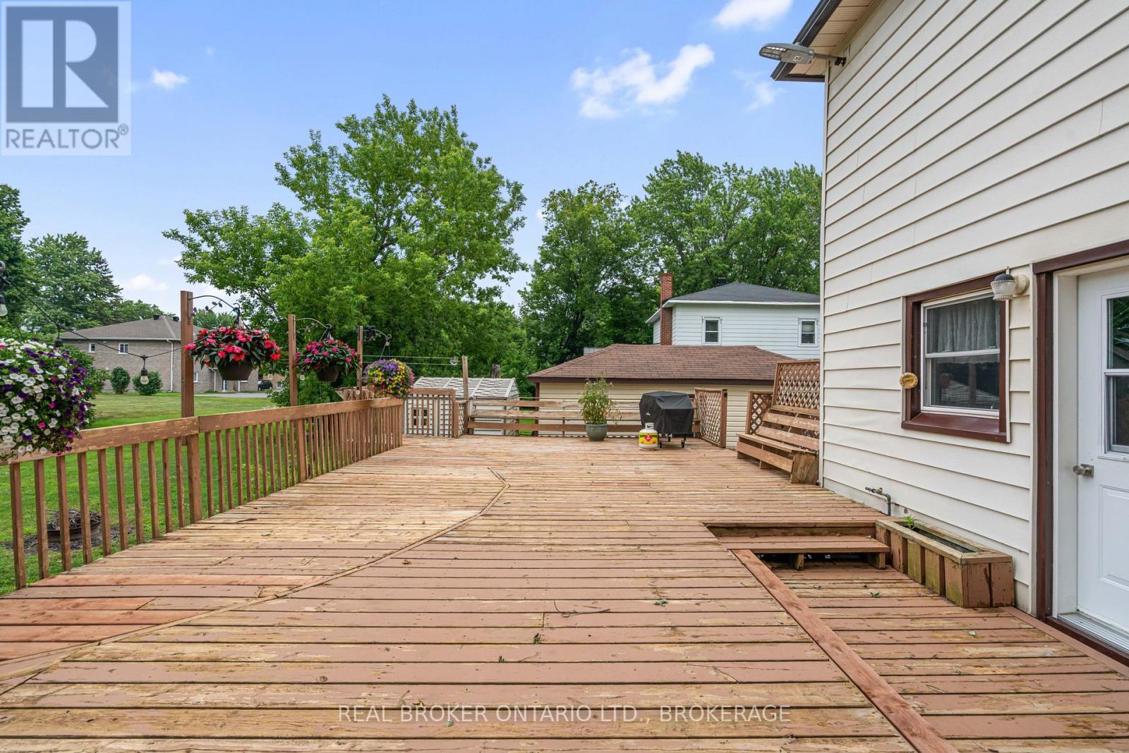 9 Spruce Street Property Photo 24