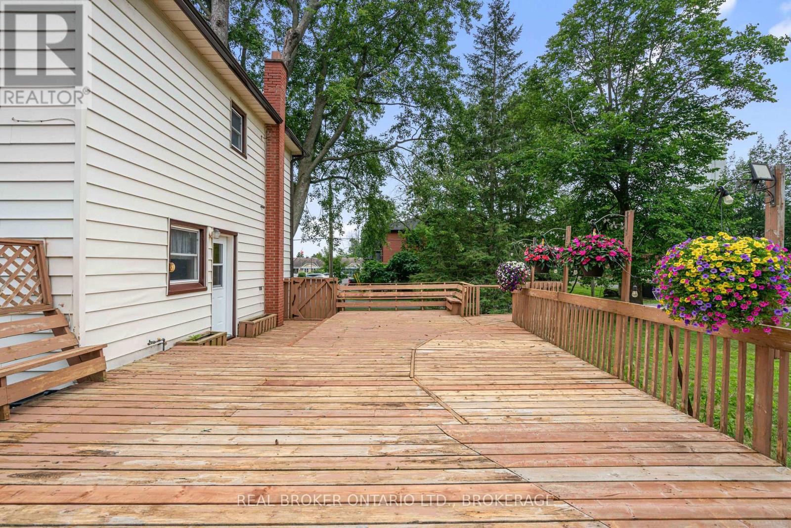 9 Spruce Street Property Photo 25