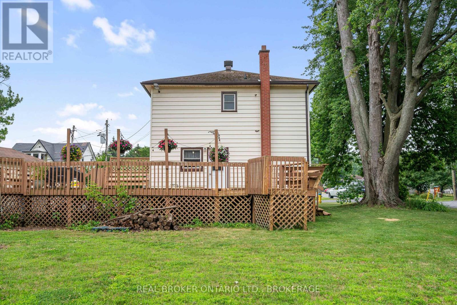 9 Spruce Street Property Photo 26