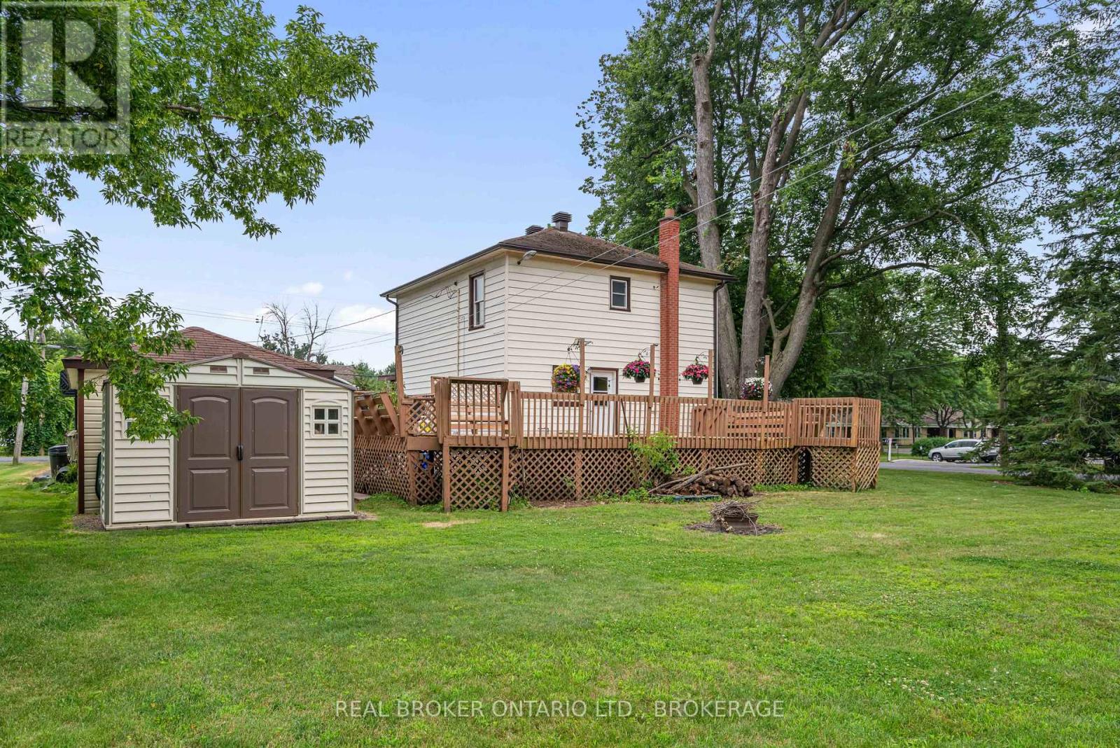 9 Spruce Street Property Photo 27