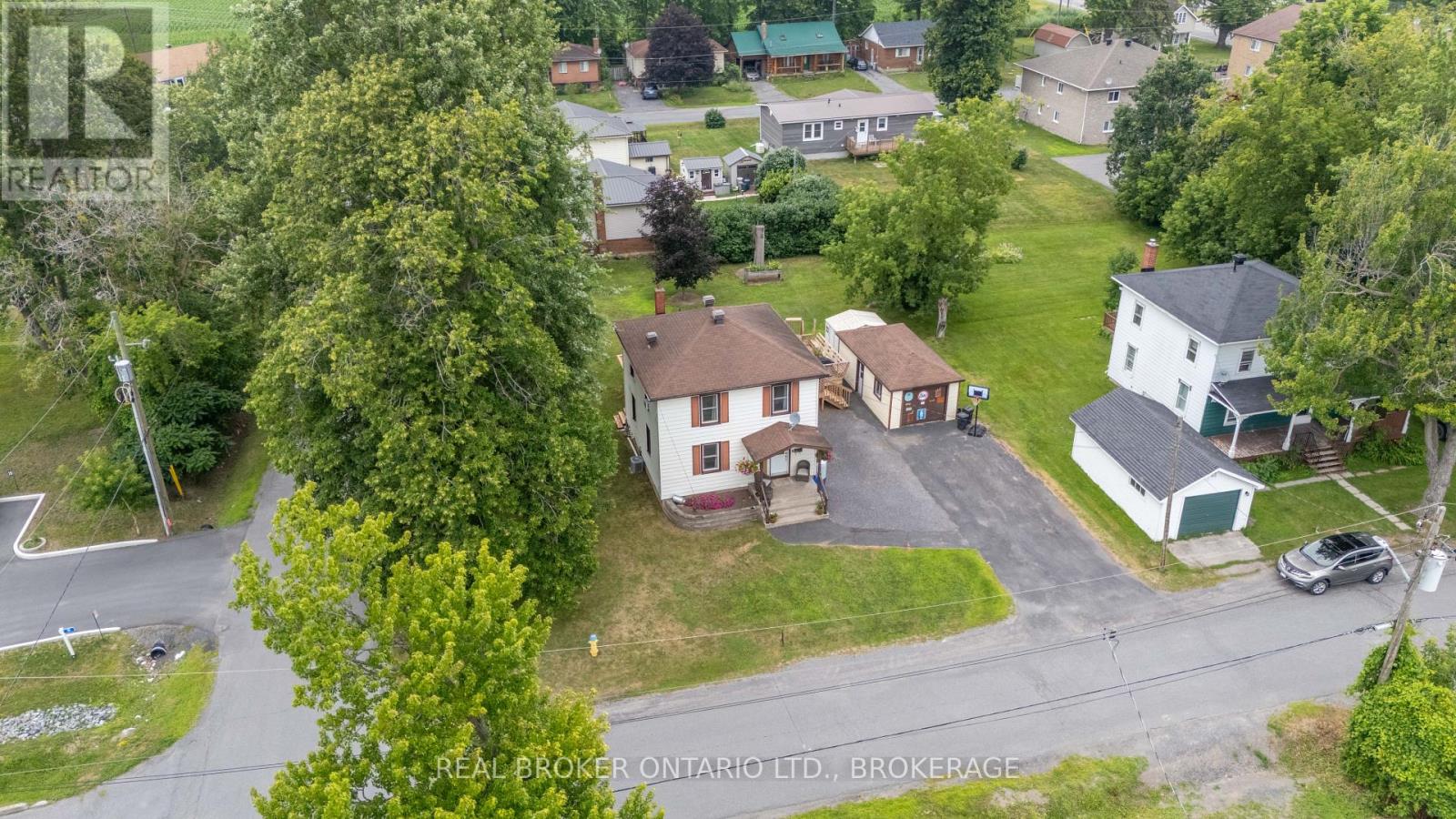 9 Spruce Street Property Photo 31