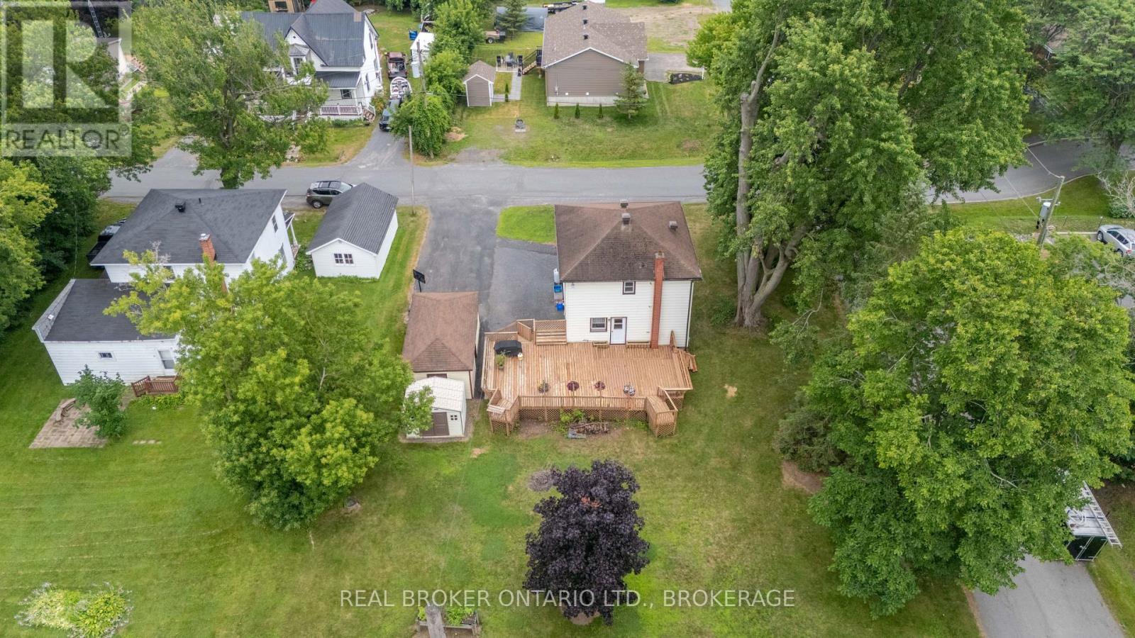 9 Spruce Street Property Photo 33
