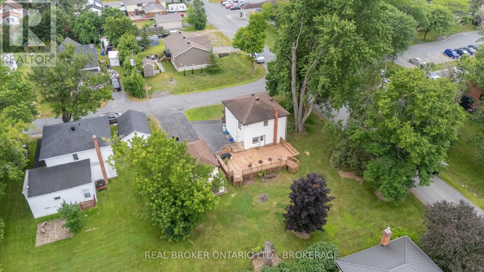 9 Spruce Street Property Photo 34
