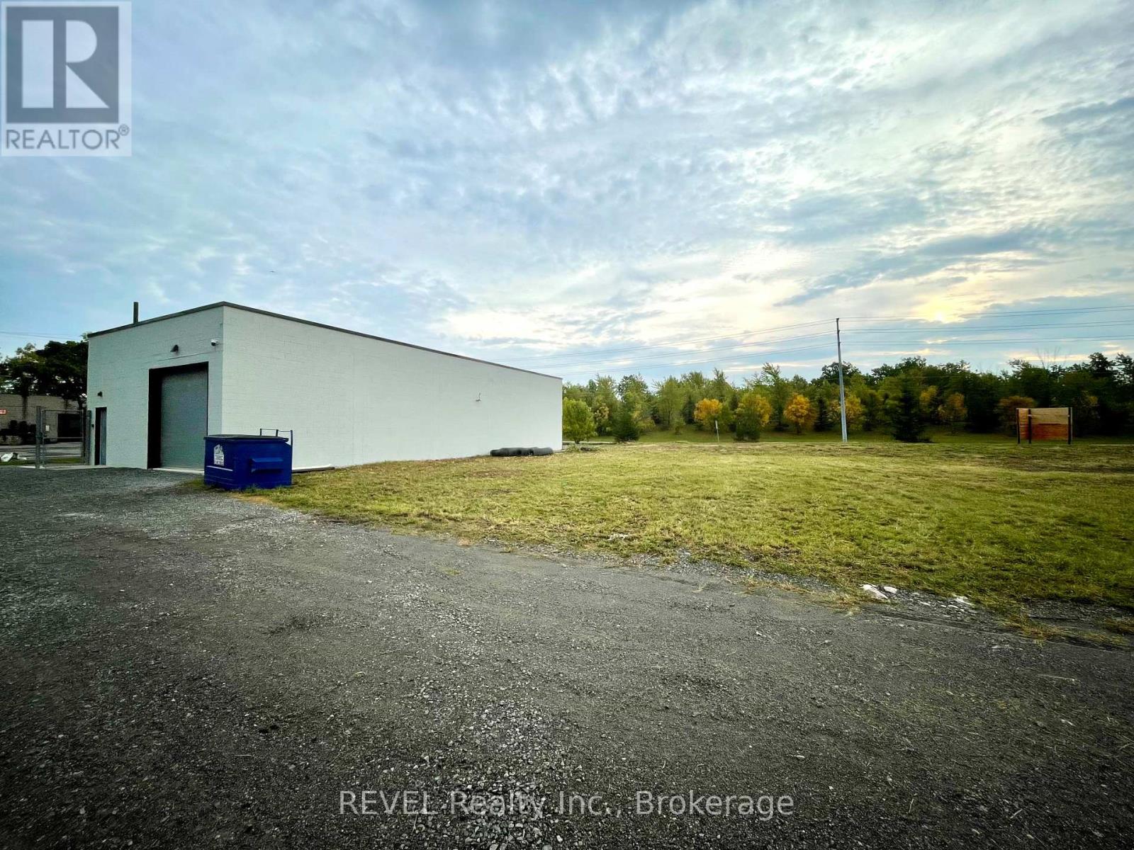 8455 Stanley Avenue Property Photo 16