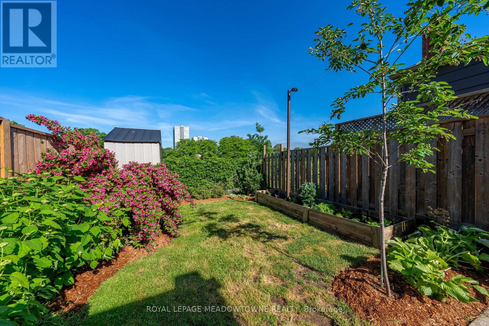 29 Railway Street Property Photo 36