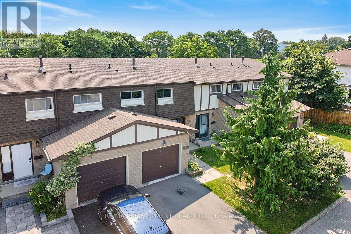 24 - 300 REXFORD DRIVE
