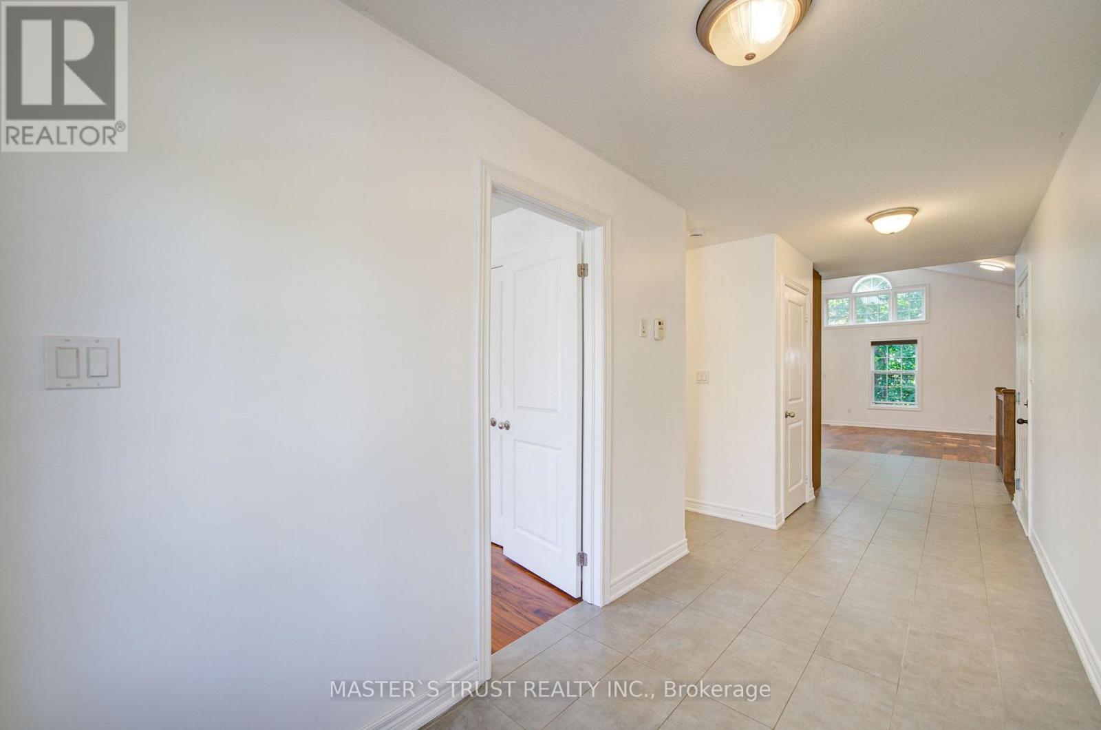 569 Grange Way Property Photo 3