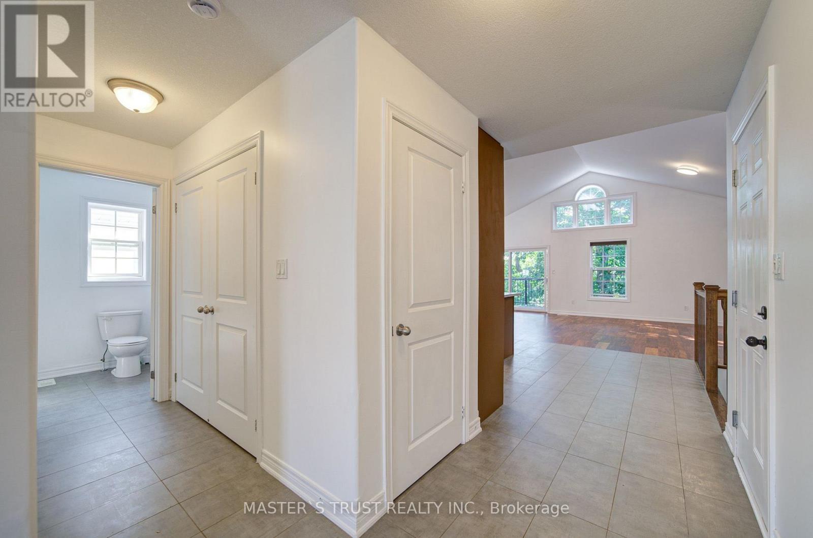 569 Grange Way Property Photo 5