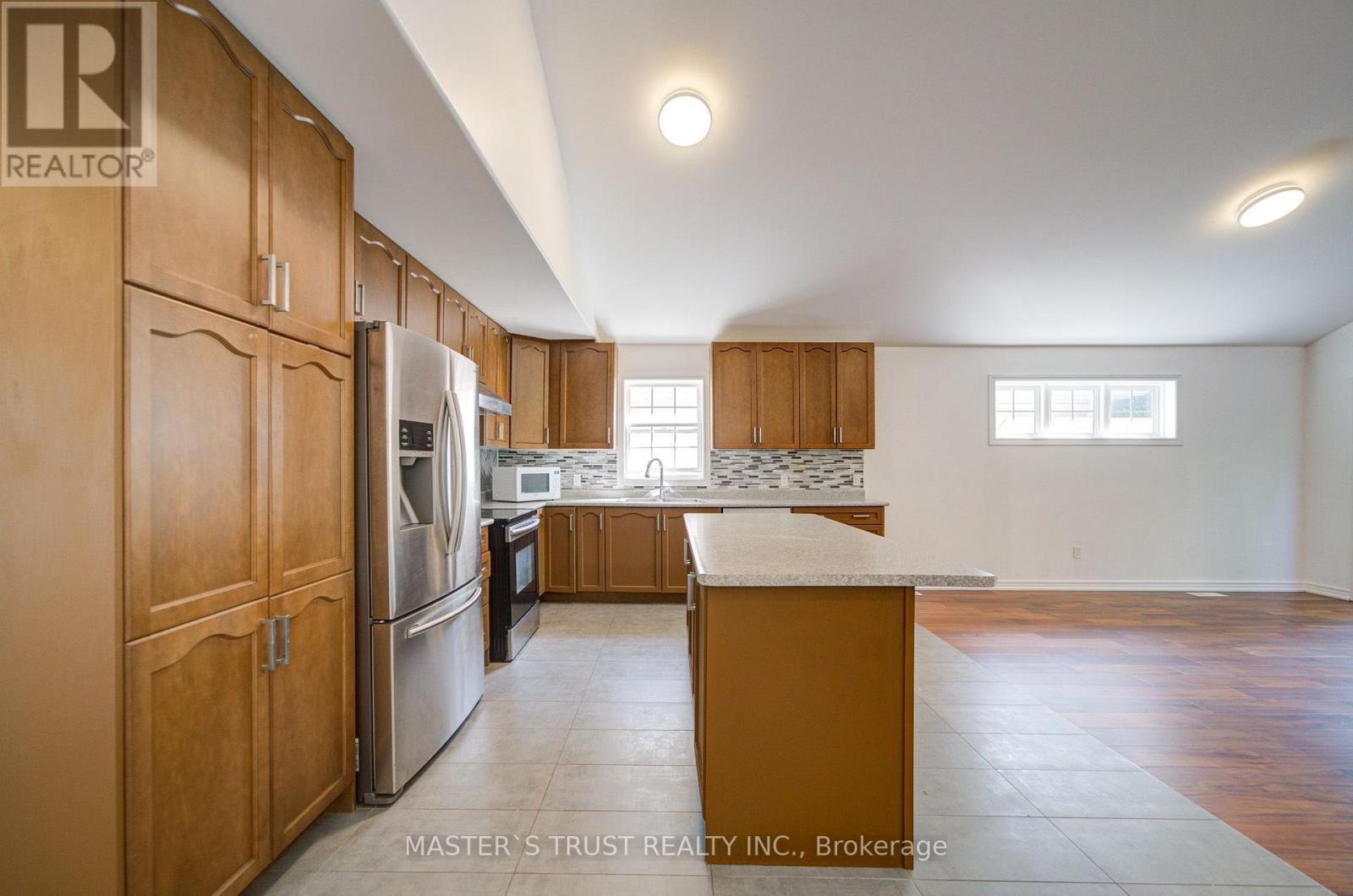 569 Grange Way Property Photo 7