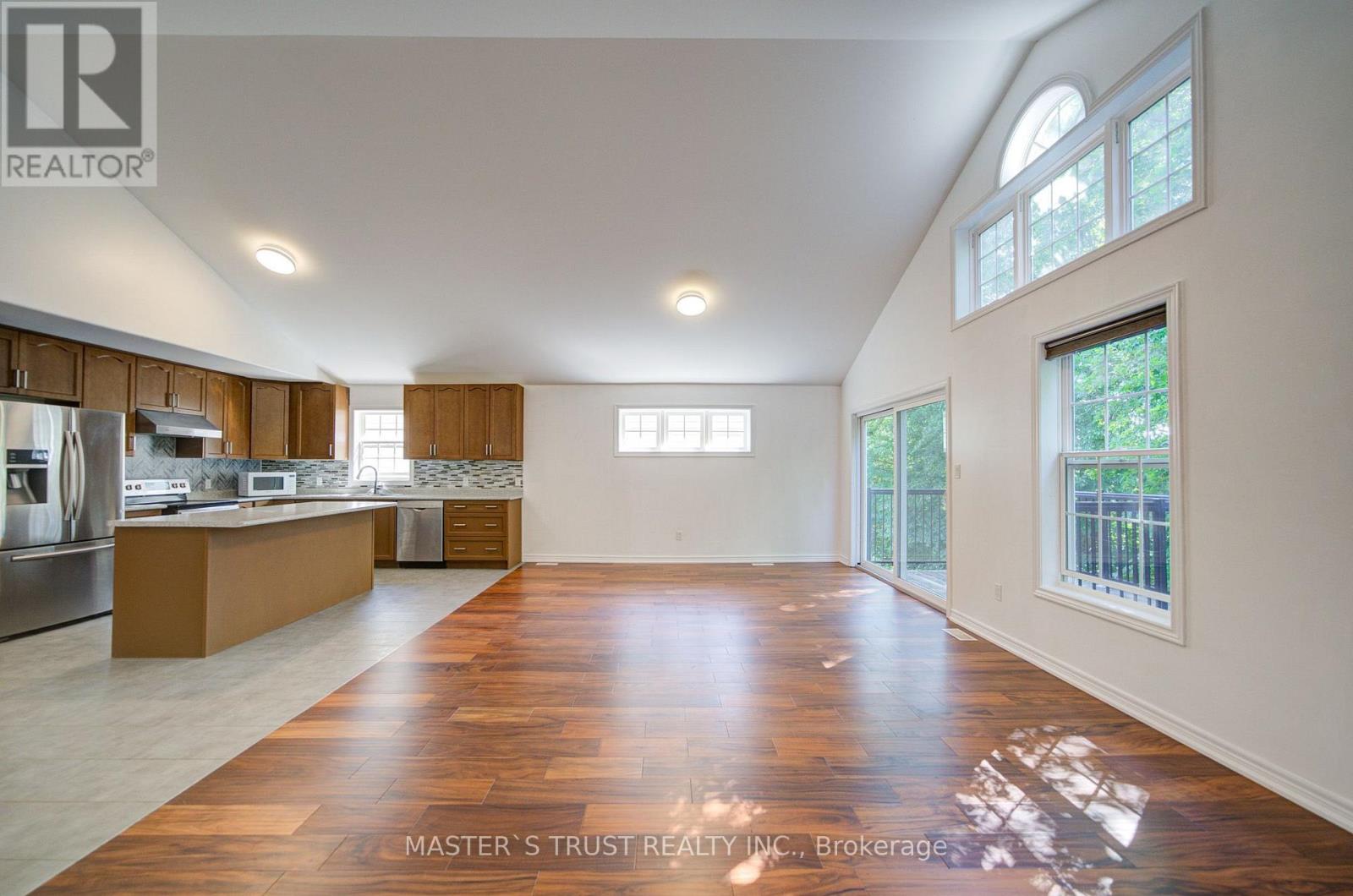 569 Grange Way Property Photo 11