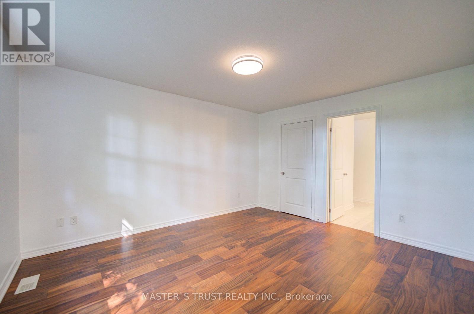 569 Grange Way Property Photo 13