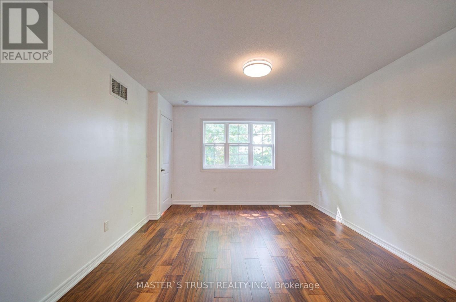 569 Grange Way Property Photo 14