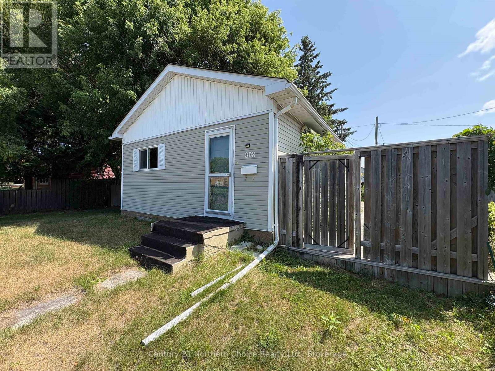 808 Portage Avenue Property Photo 2