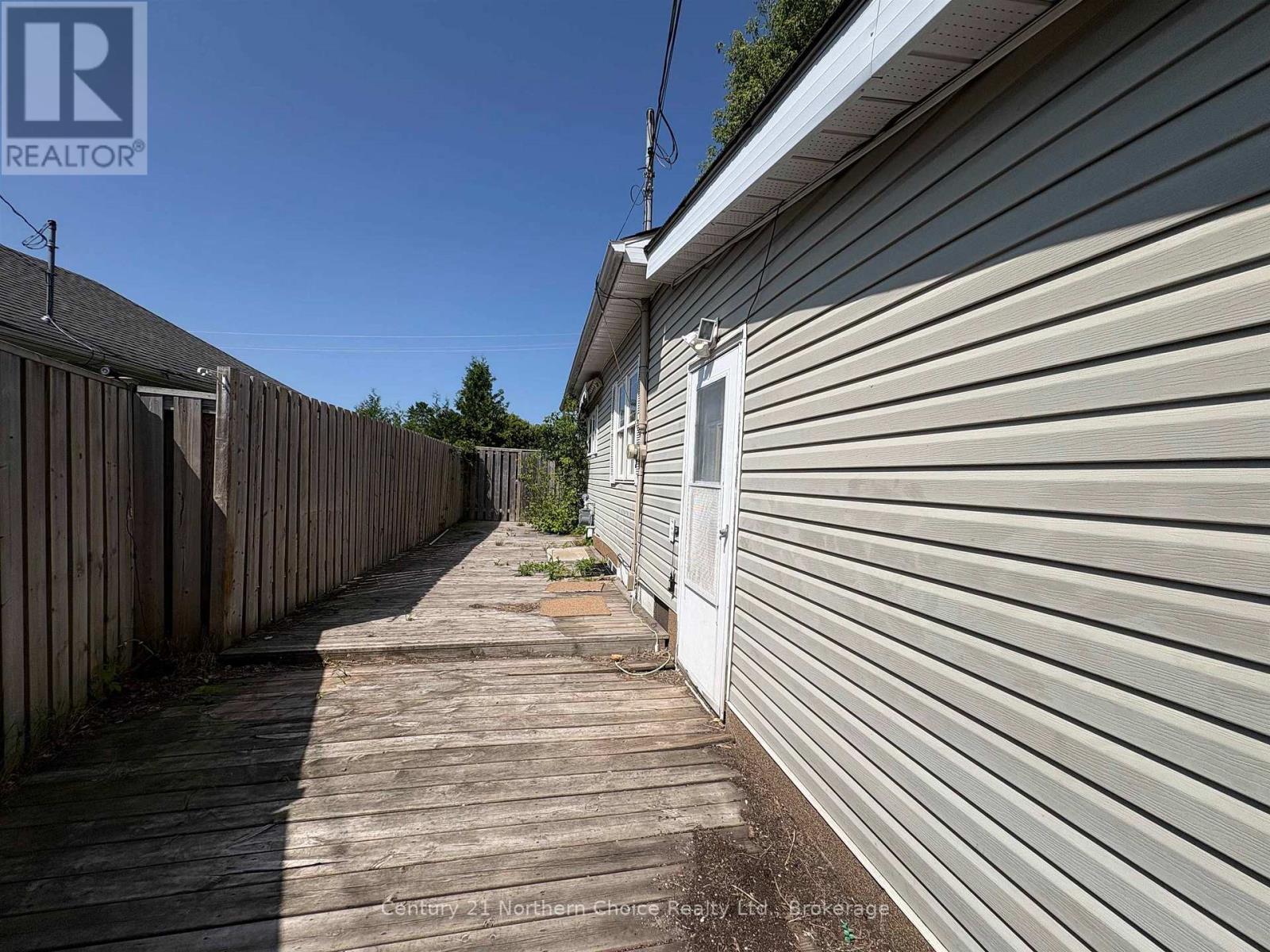808 Portage Avenue Property Photo 4