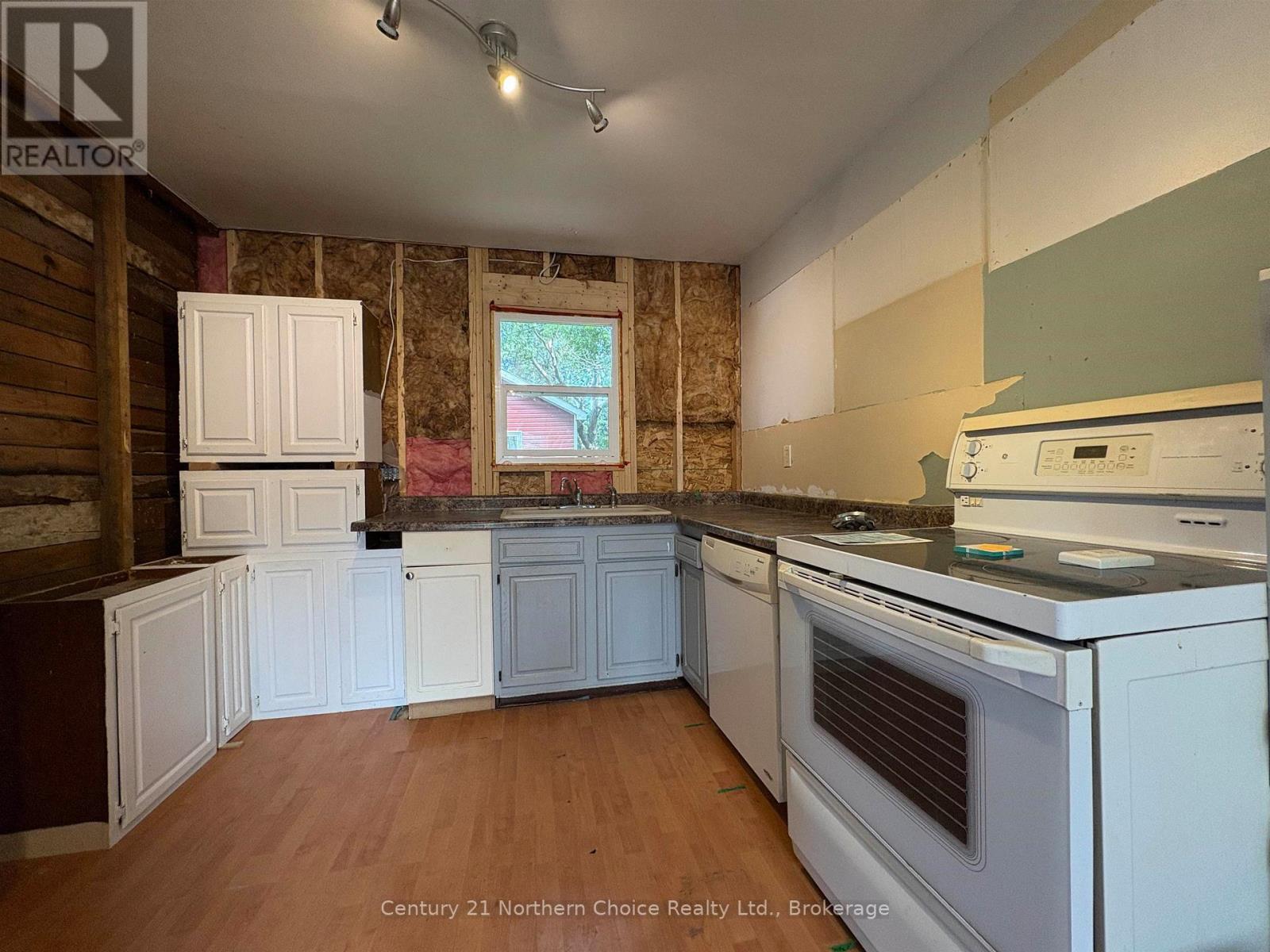 808 Portage Avenue Property Photo 6