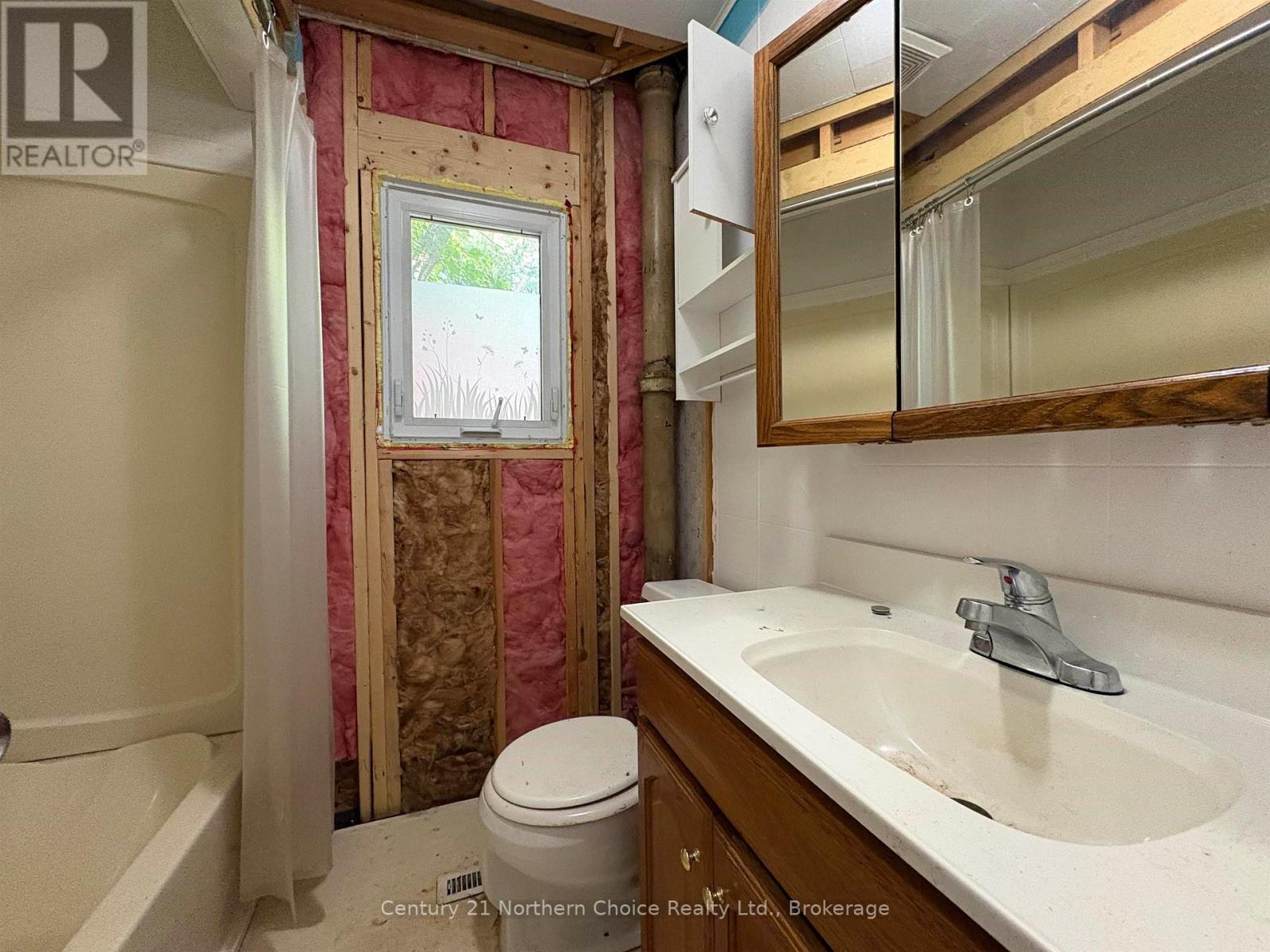 808 Portage Avenue Property Photo 10