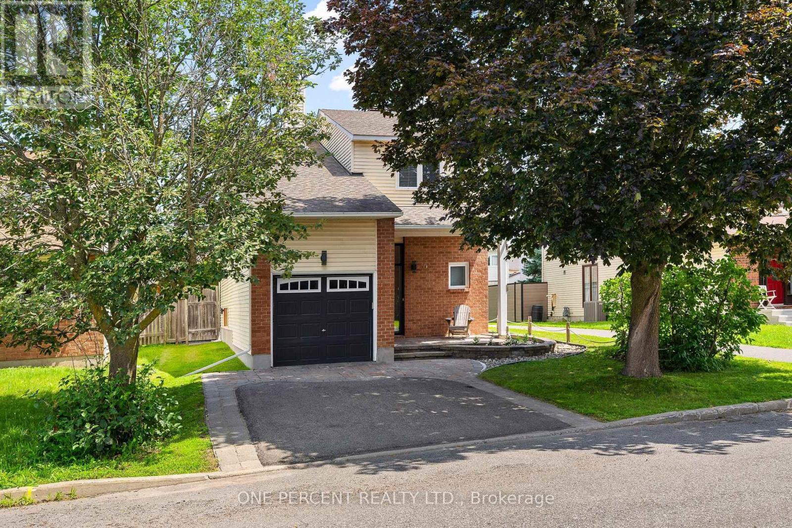 8 RASTILA CRESCENT Property Photo 1