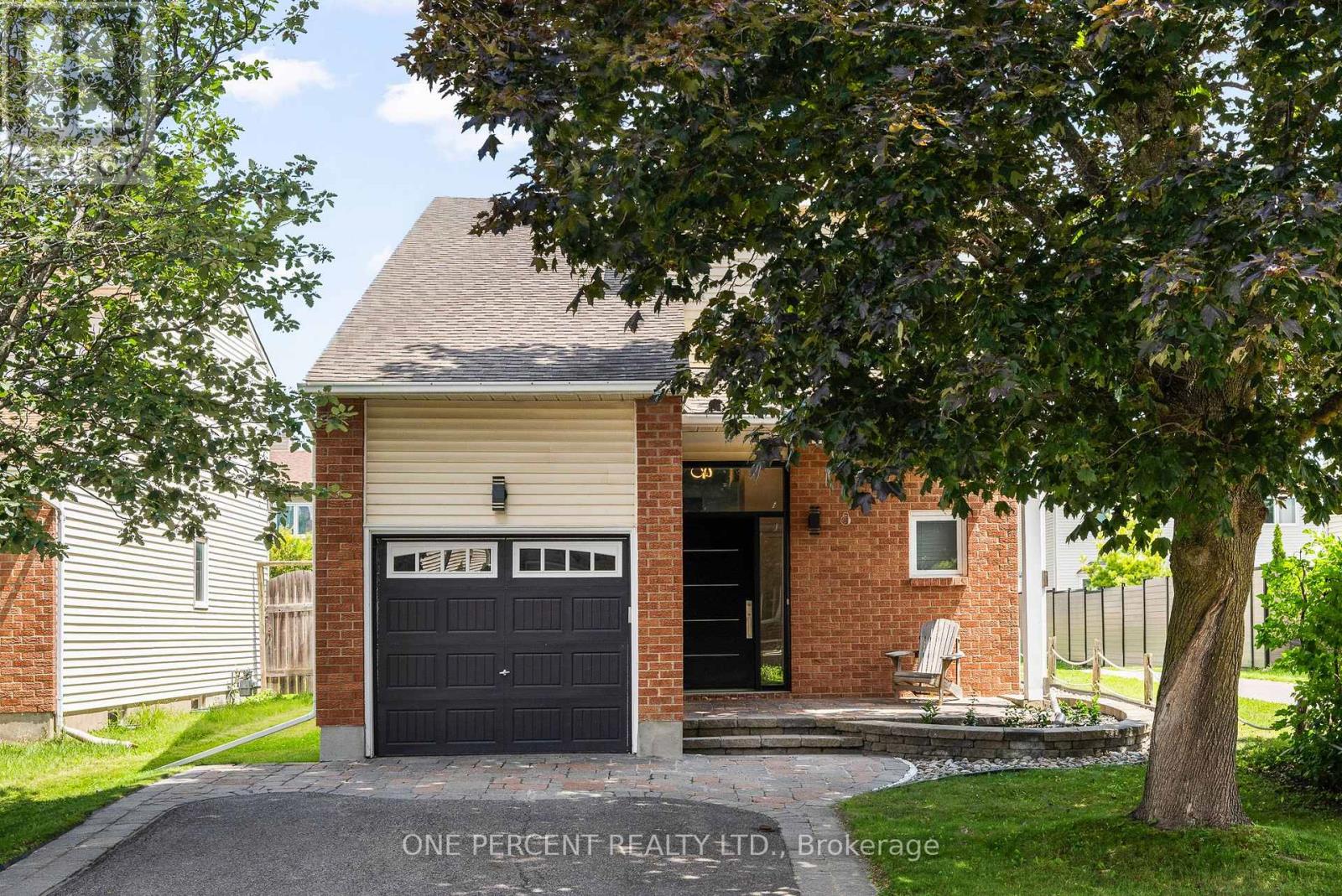 8 Rastila Crescent Property Photo 2