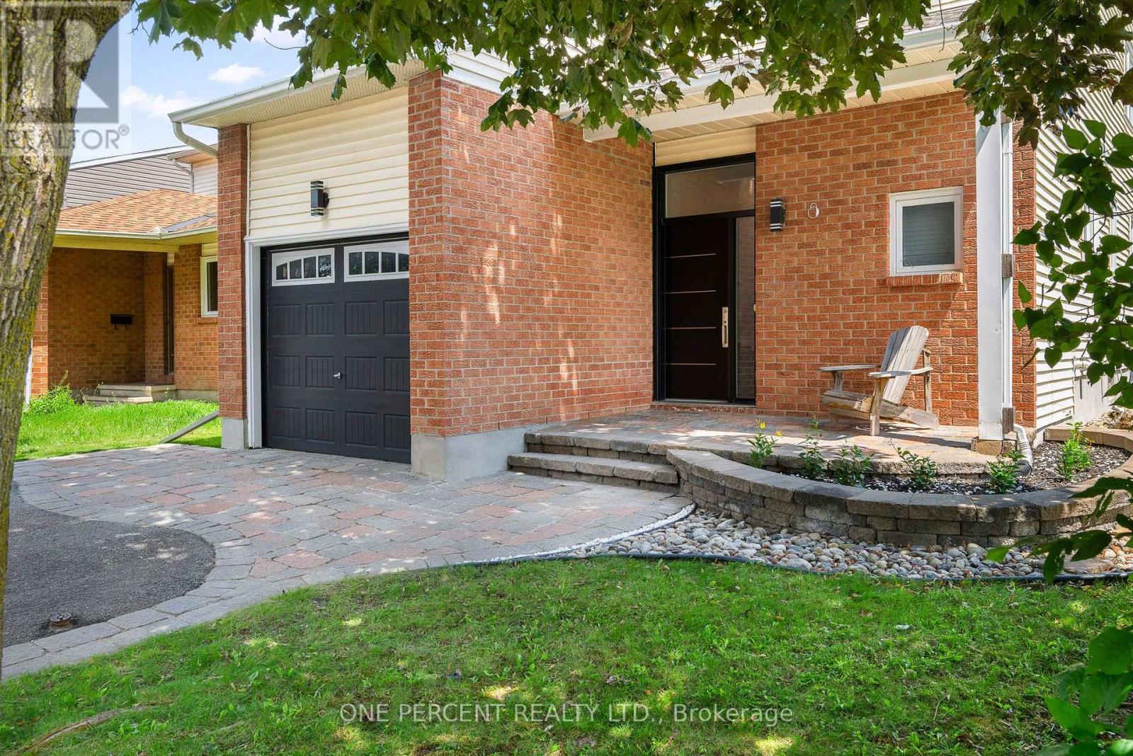 8 Rastila Crescent Property Photo 3