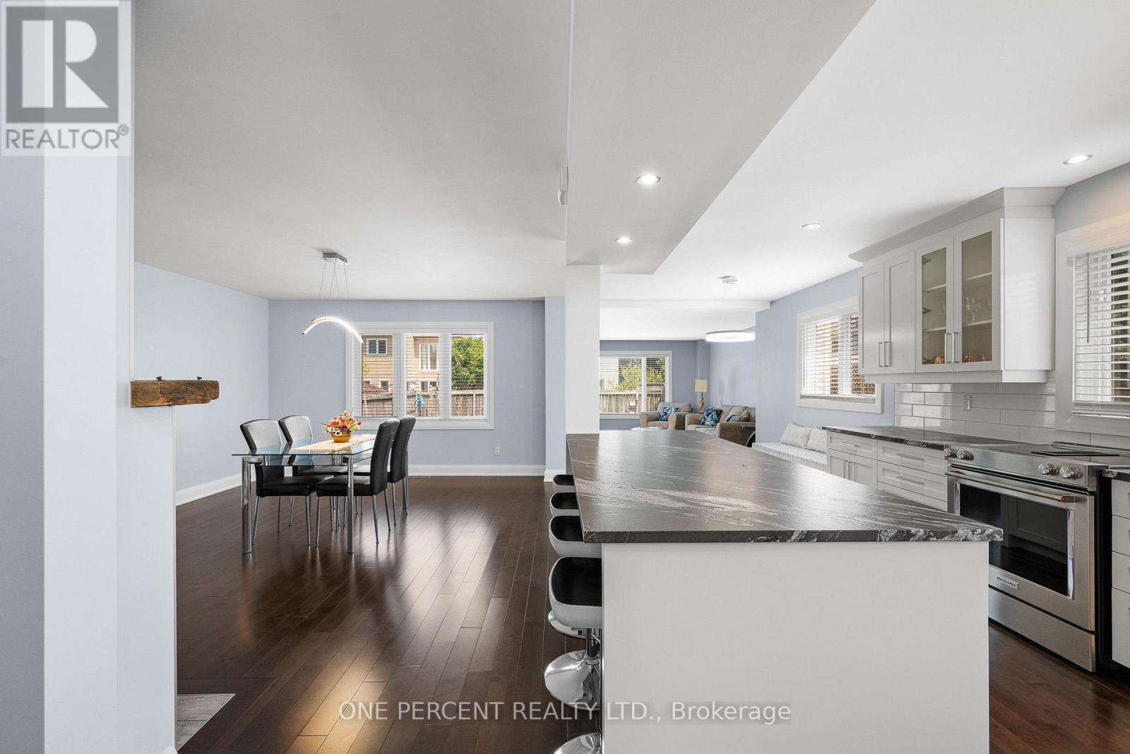 8 Rastila Crescent Property Photo 7