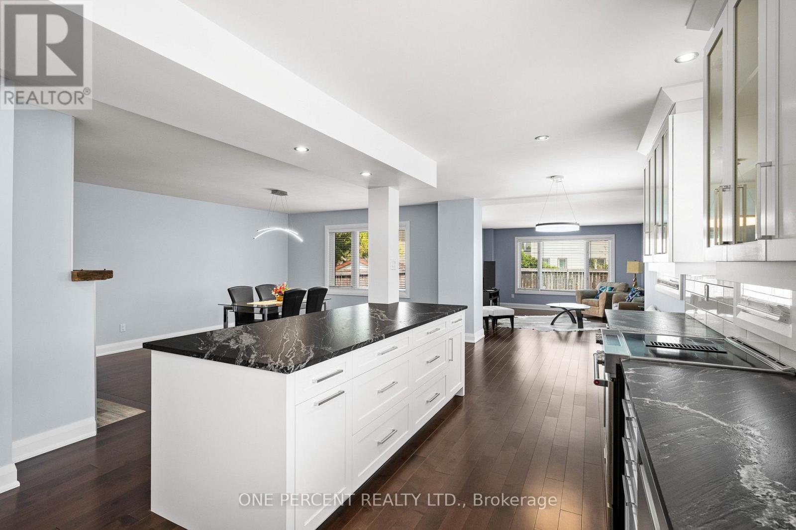 8 Rastila Crescent Property Photo 14