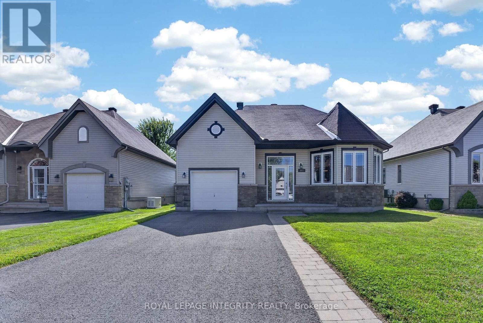117 Castel Street Property Photo 1