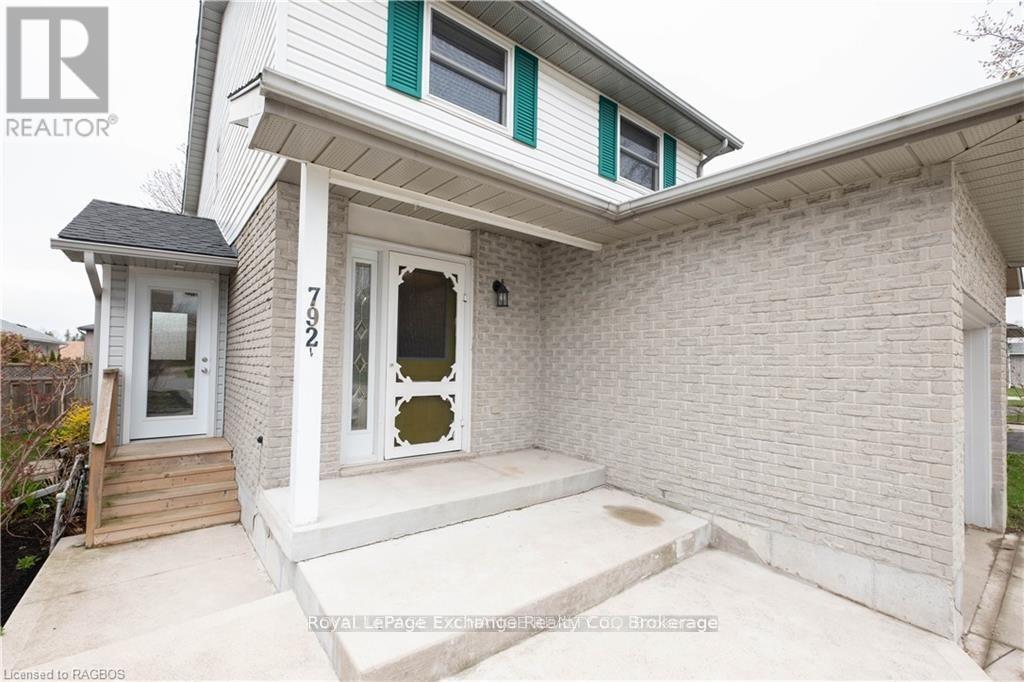 792 MACKENDRICK DRIVE