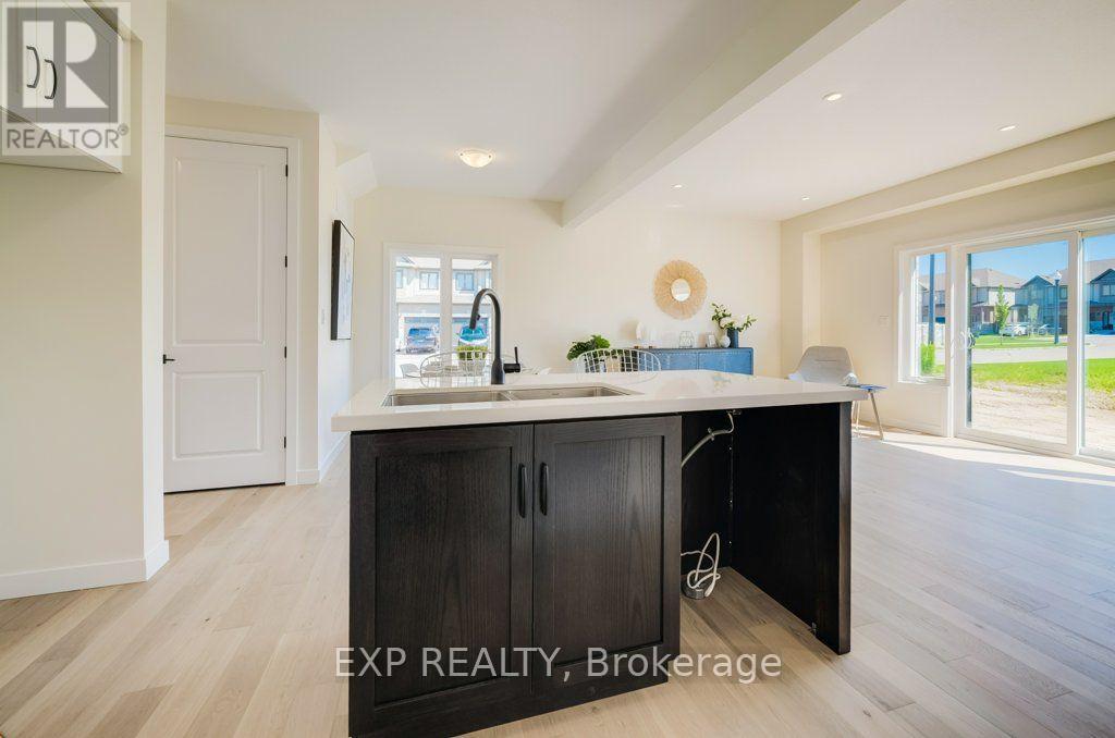 1928 Dunkirk Avenue Property Photo 6