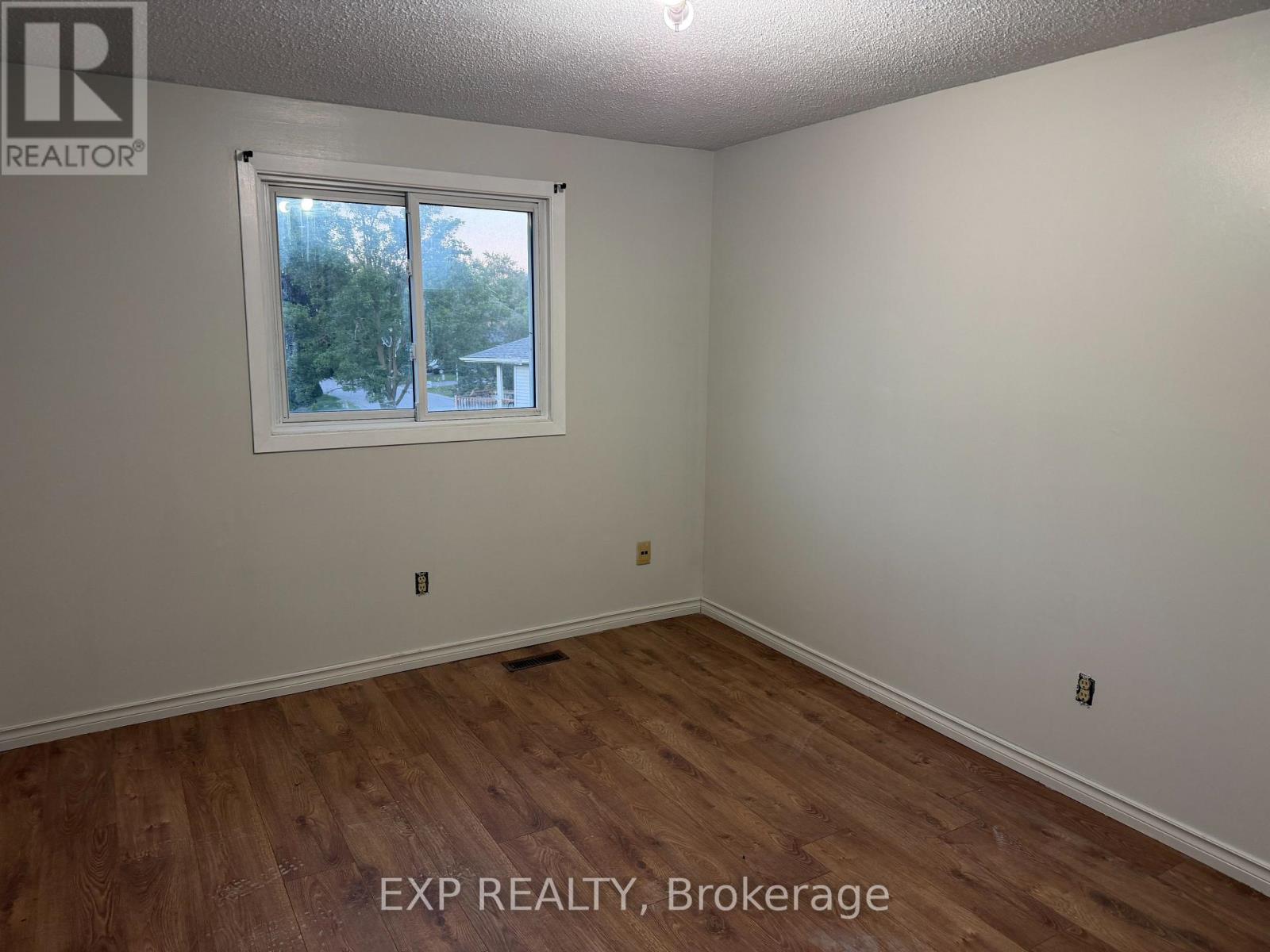 22 - 490 Third Street Property Photo 7