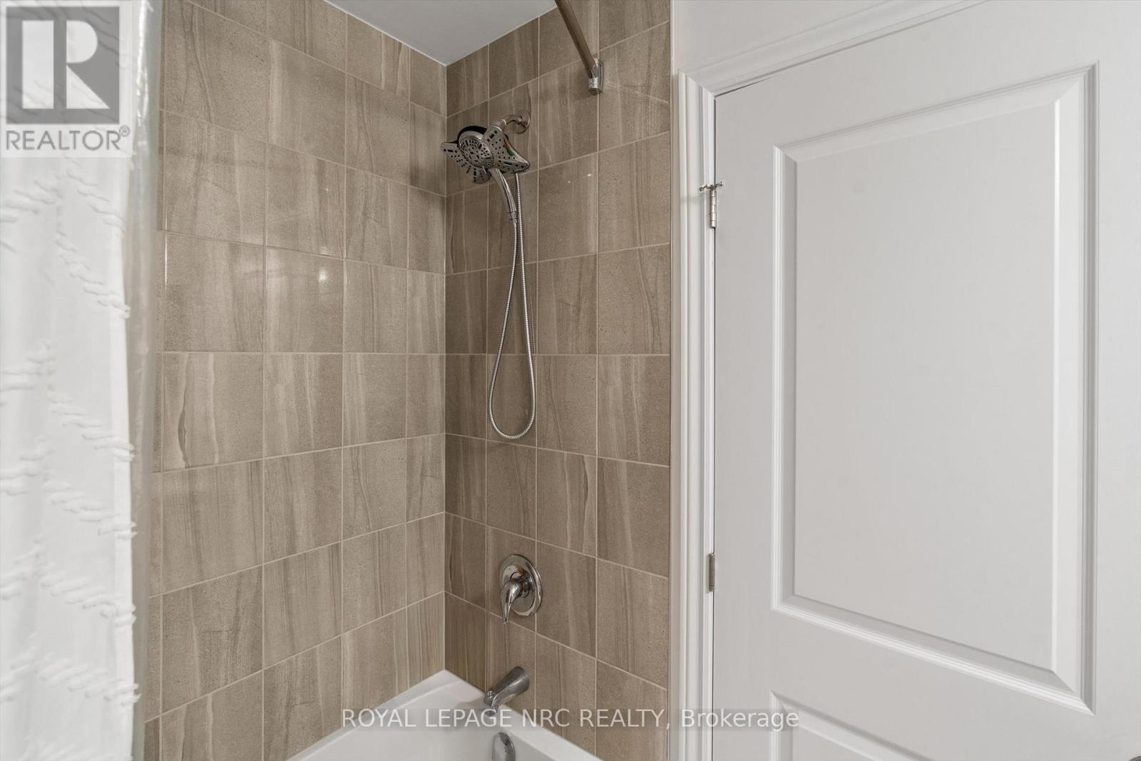 17 - 5000 Connor Drive Property Photo 21