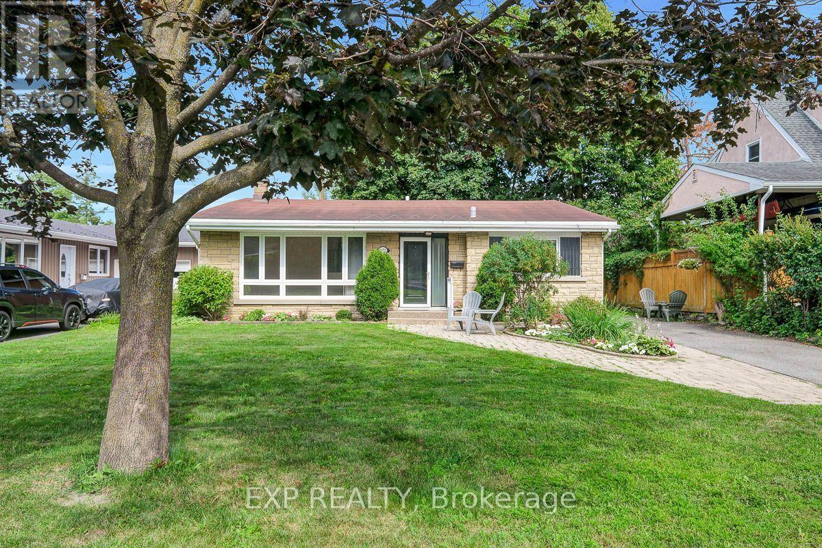 1473 Chomley Crescent Property Photo 2