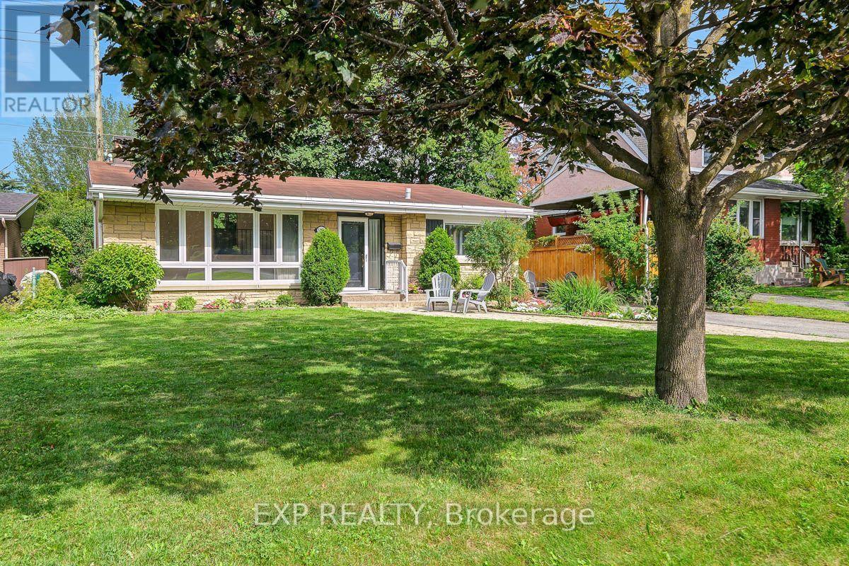 1473 Chomley Crescent Property Photo 3