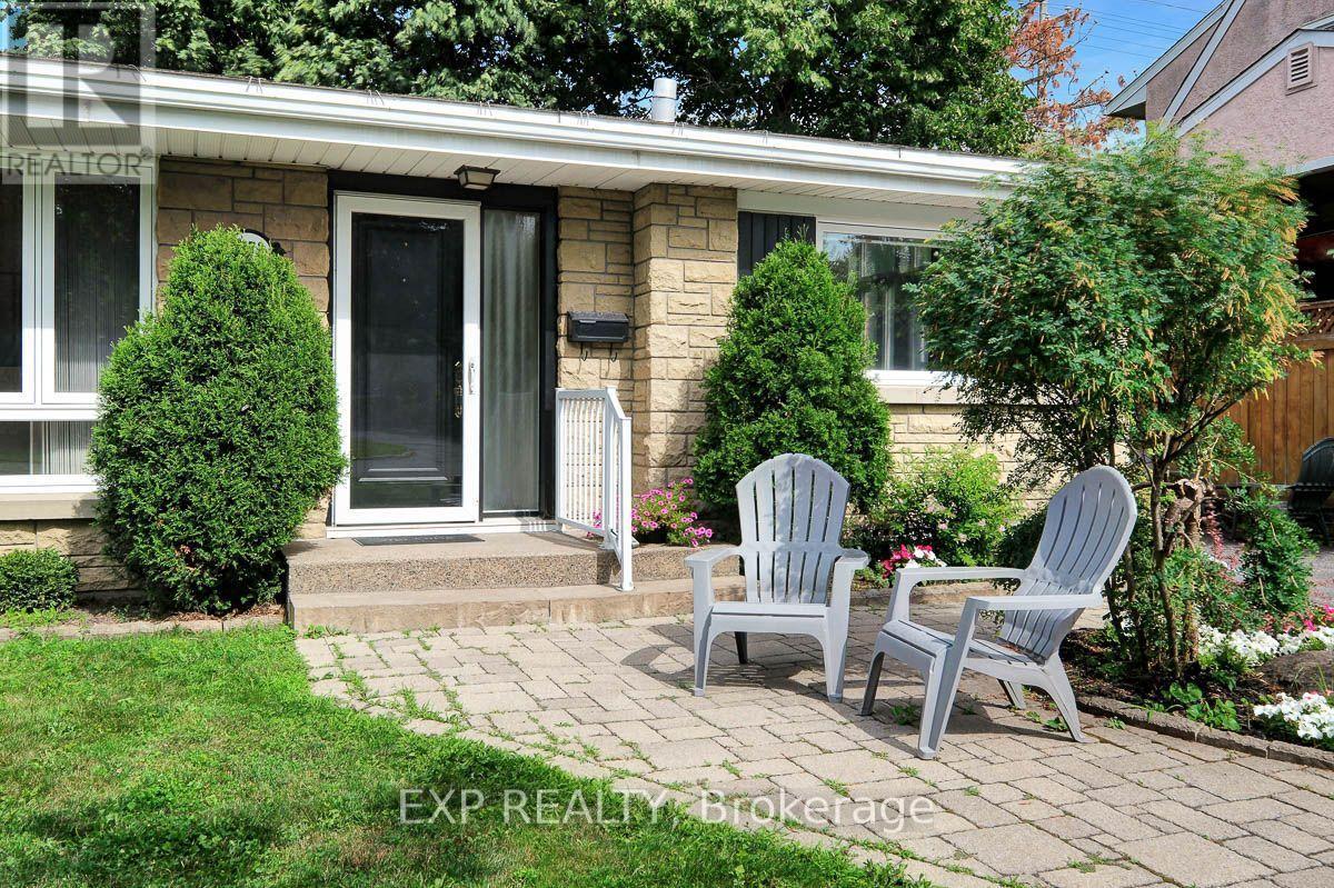 1473 Chomley Crescent Property Photo 6