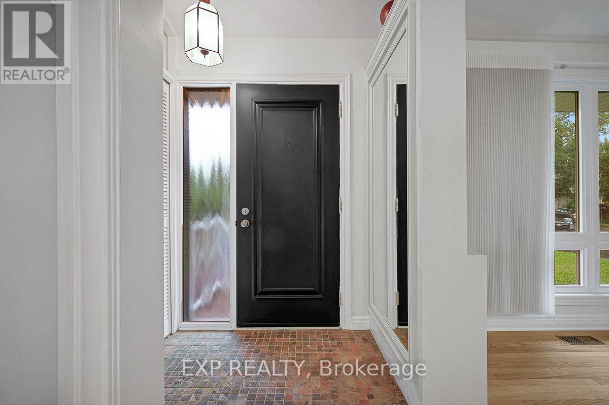 1473 Chomley Crescent Property Photo 9