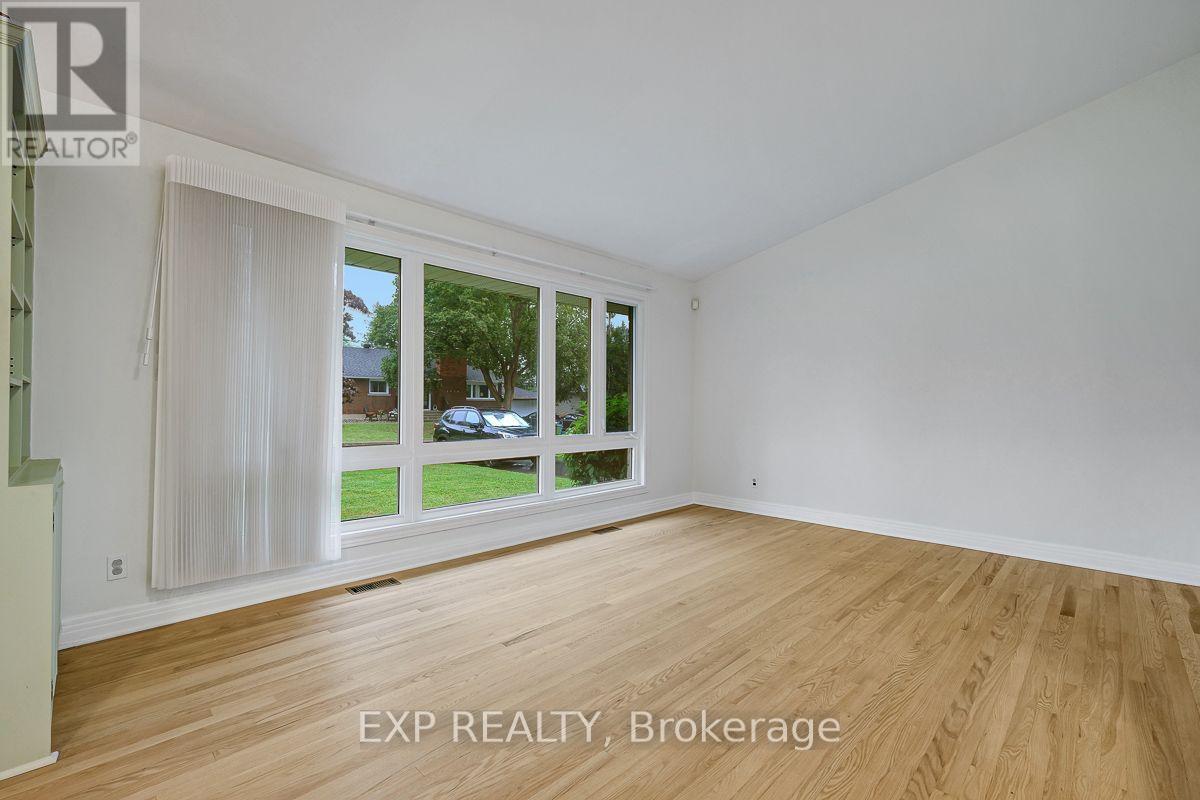 1473 Chomley Crescent Property Photo 12