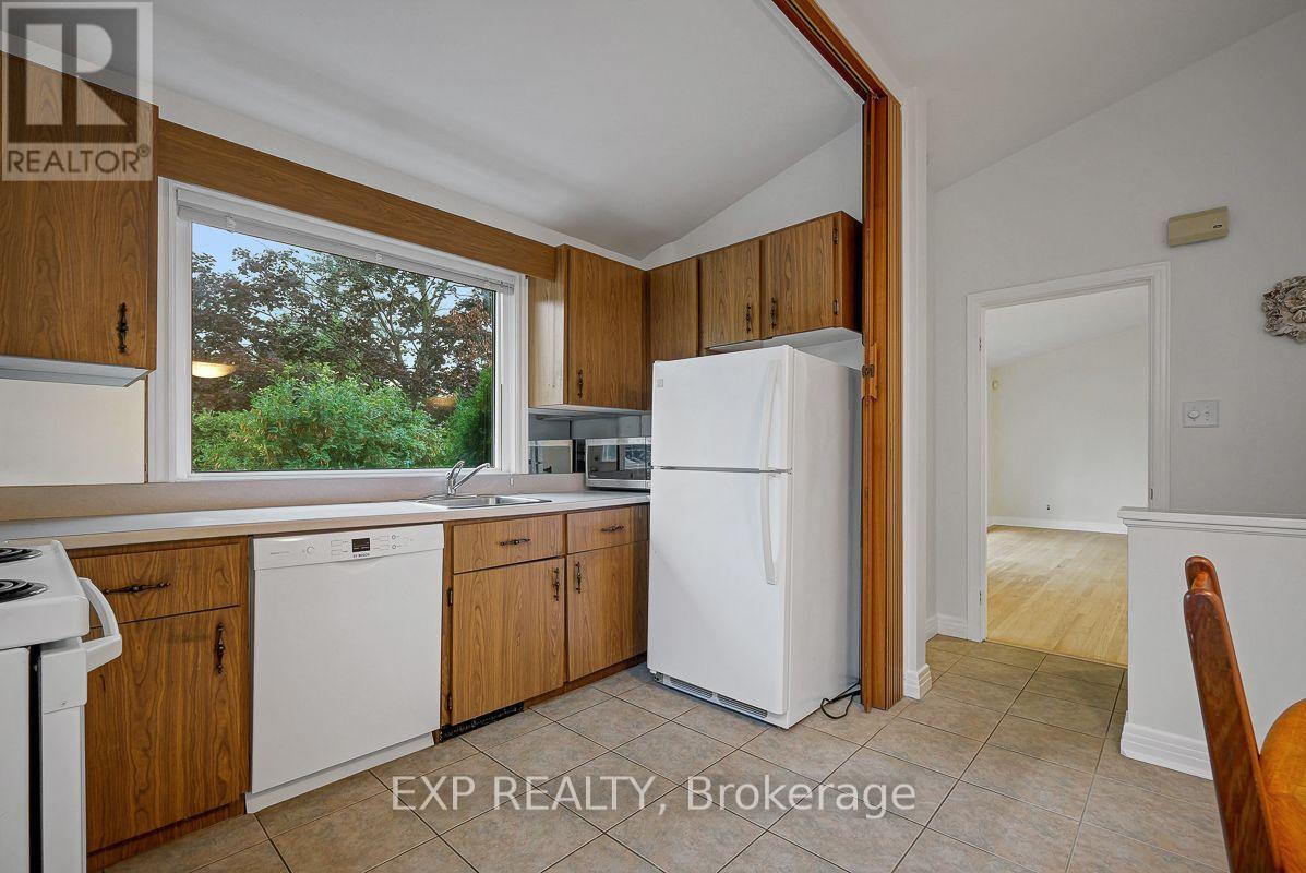 1473 Chomley Crescent Property Photo 21