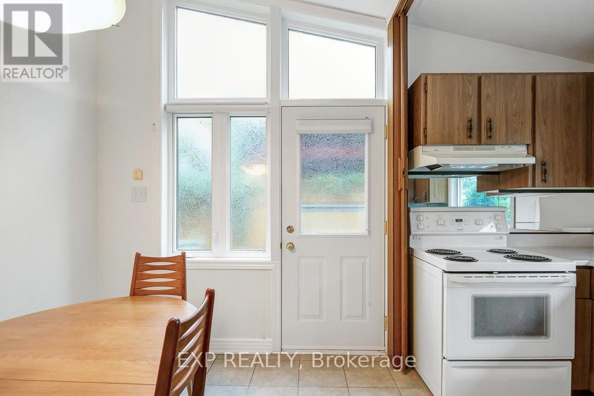 1473 Chomley Crescent Property Photo 23