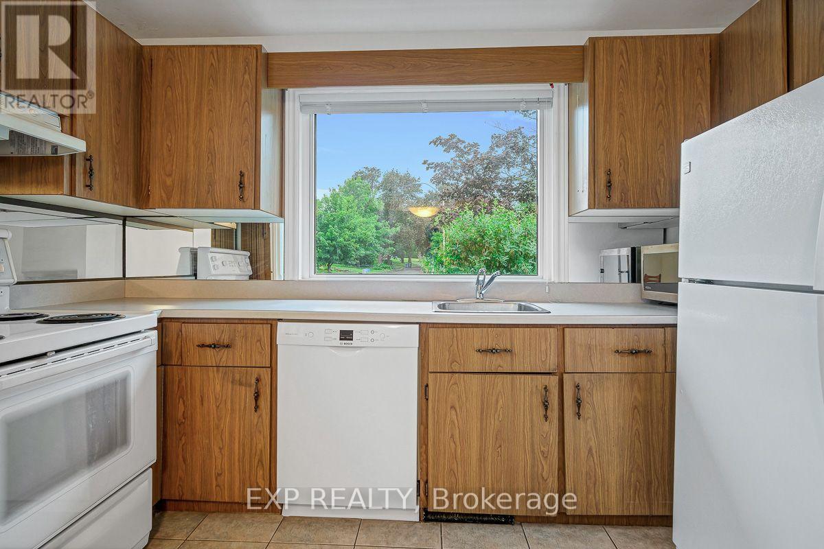 1473 Chomley Crescent Property Photo 24