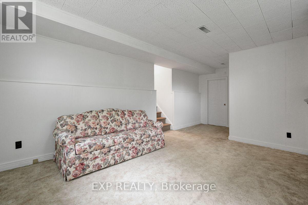 1473 Chomley Crescent Property Photo 37