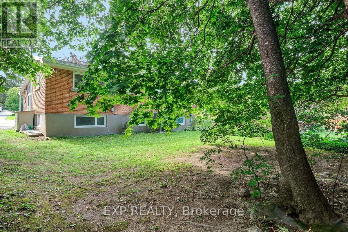 1473 Chomley Crescent Property Photo 42